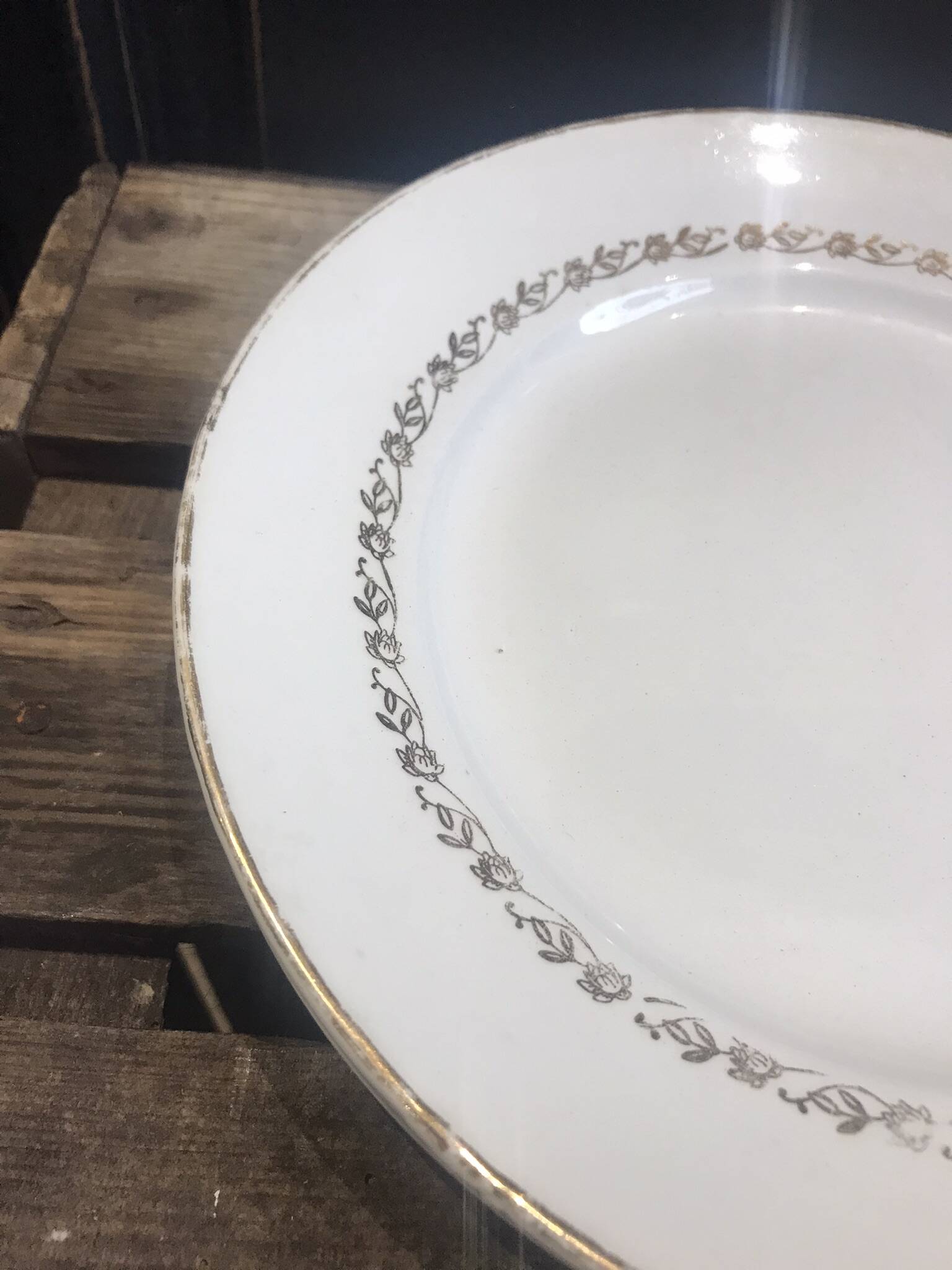 5 flat plates from Moulin des Loups, Orchies