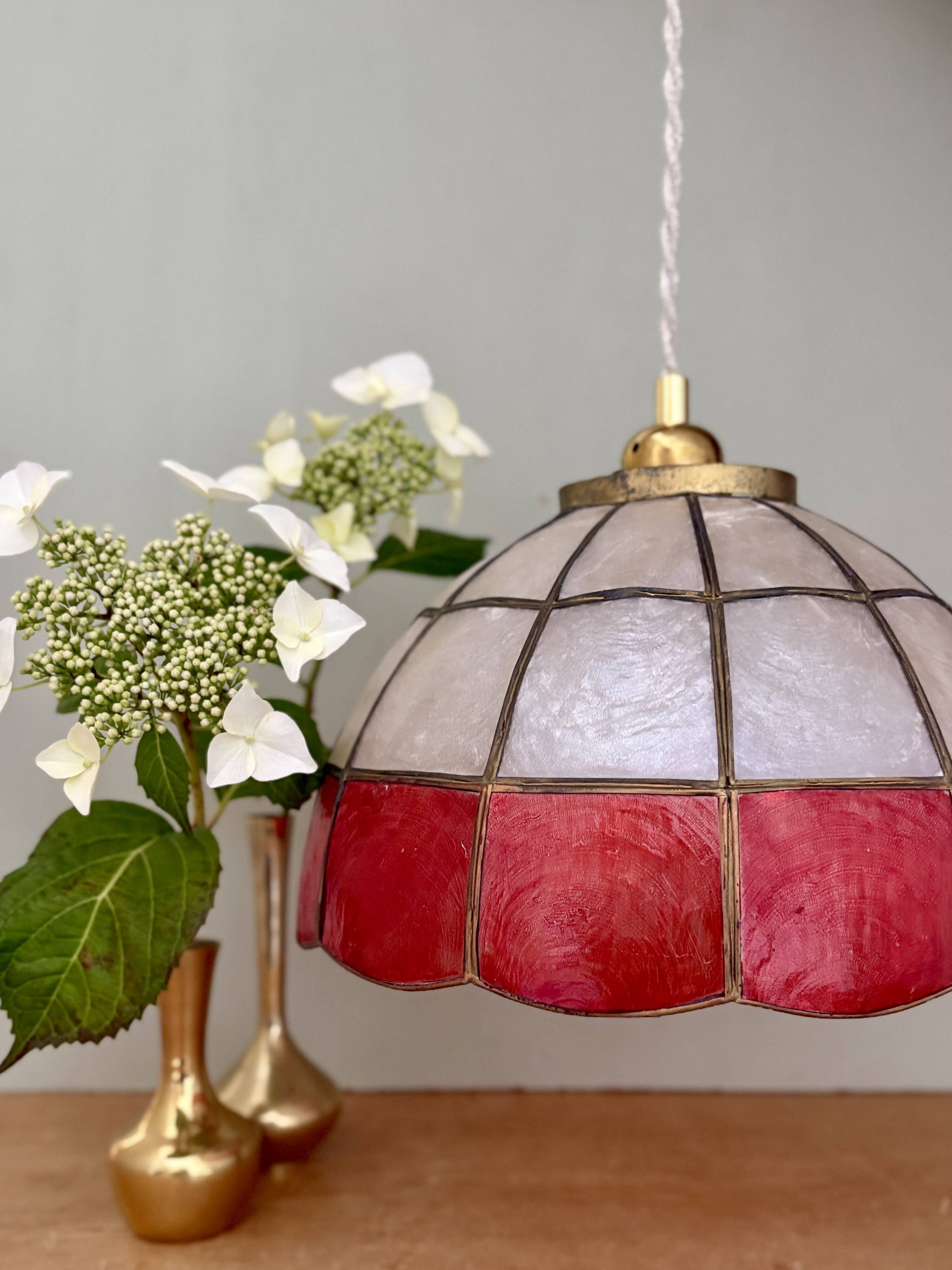 Suspension vintage en nacre rouge et blanche