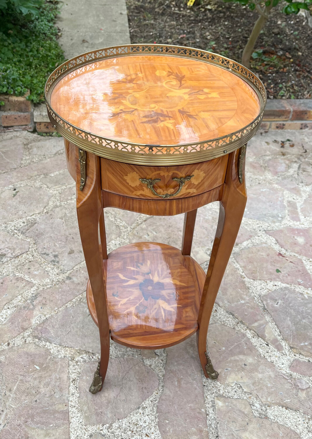 Marquetry pedestal table