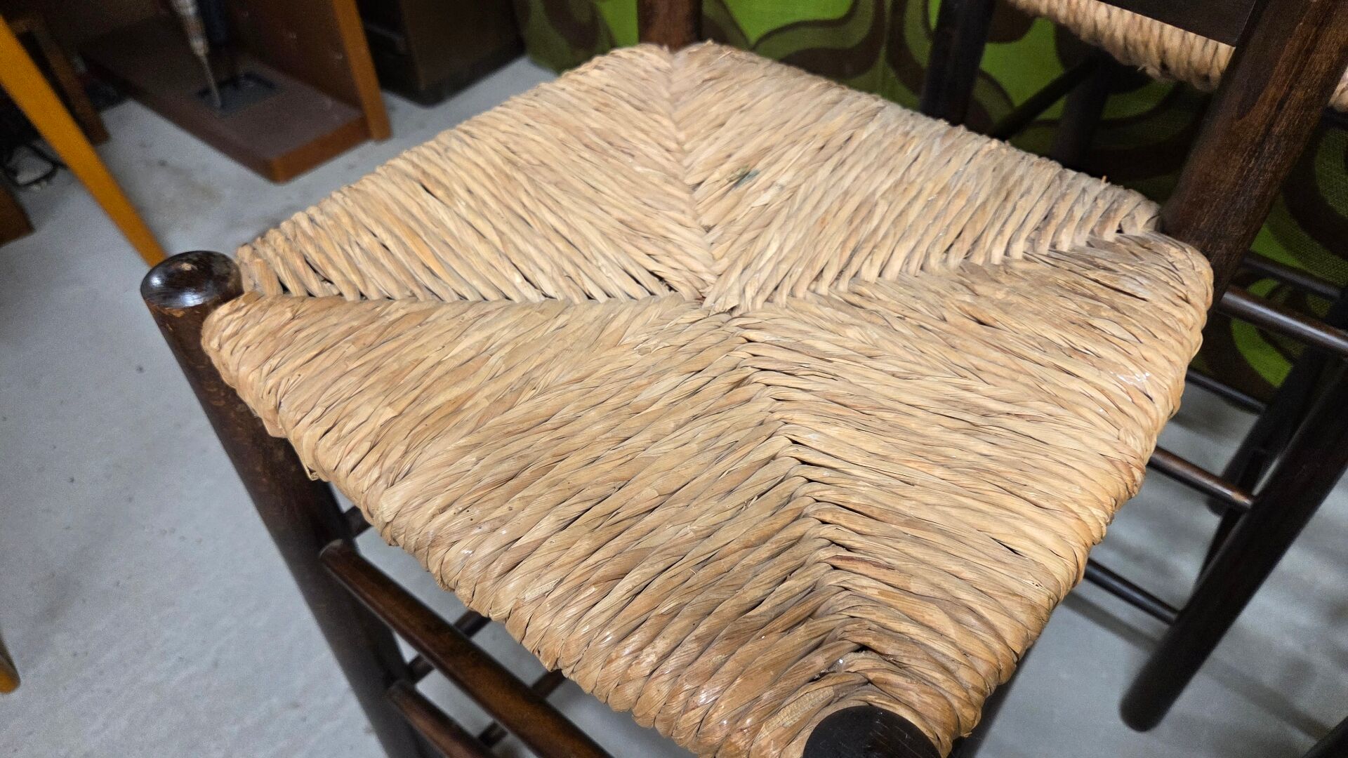 Lot of 6 stools with woven straw seats, chalet style 1970.