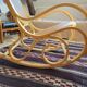 Rocking-chair en bois courbé et cannage
