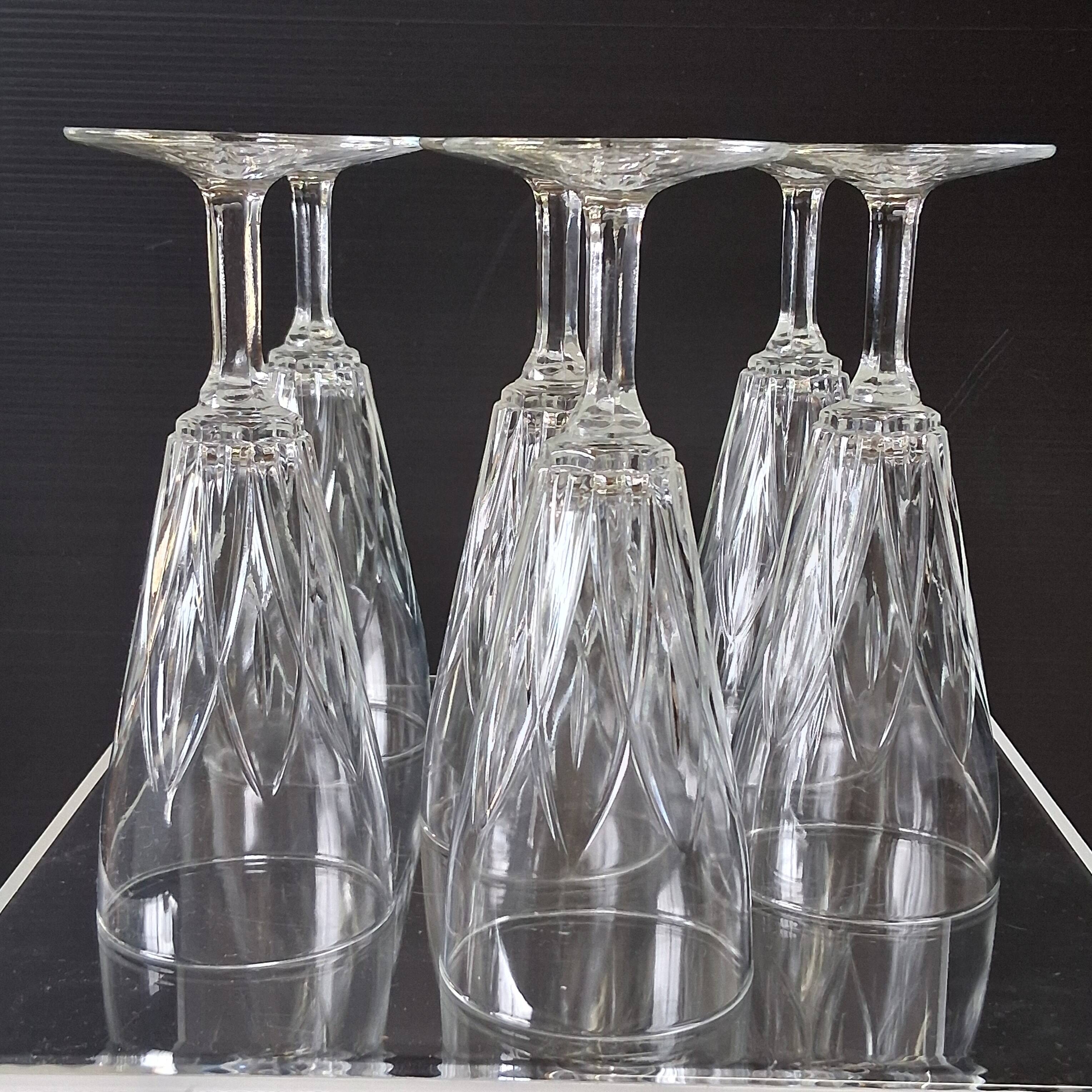 6 champagne flutes from VMC Reims in very good condition.