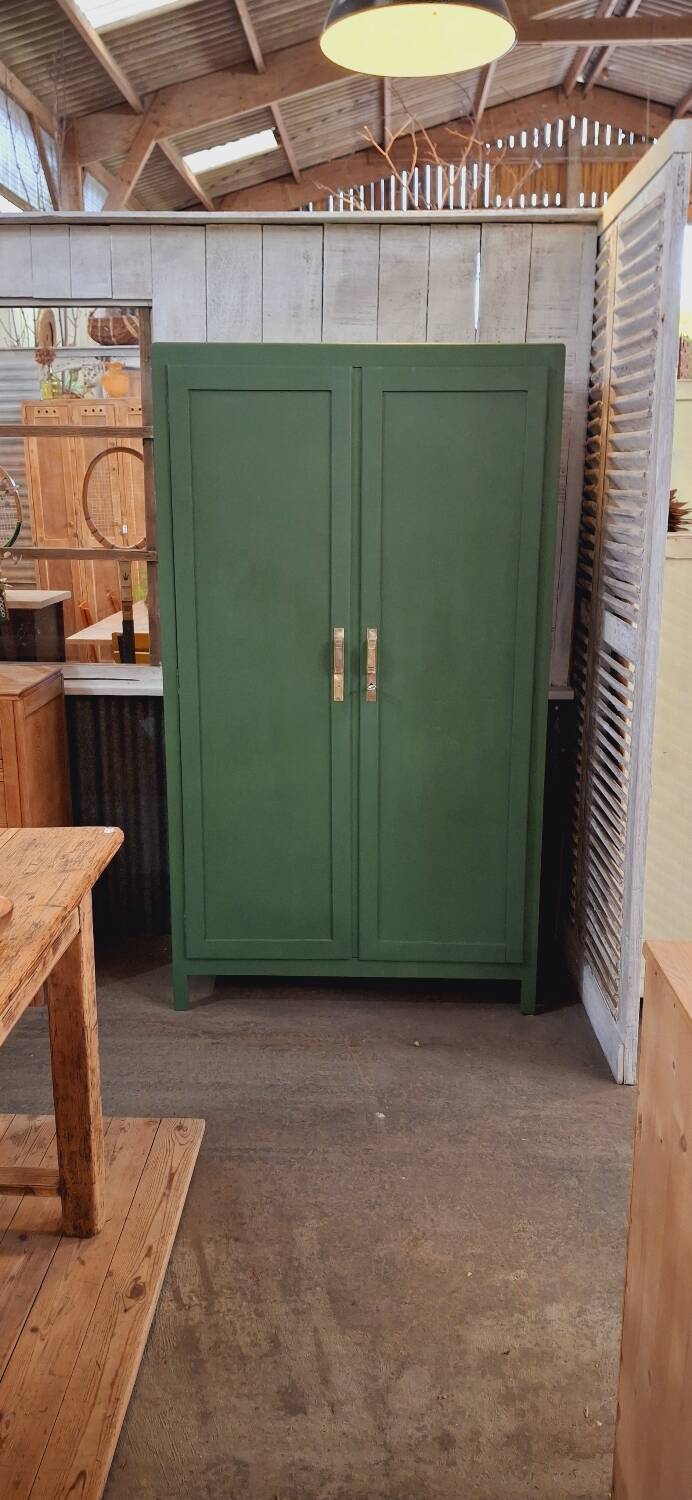 Armoire vintage