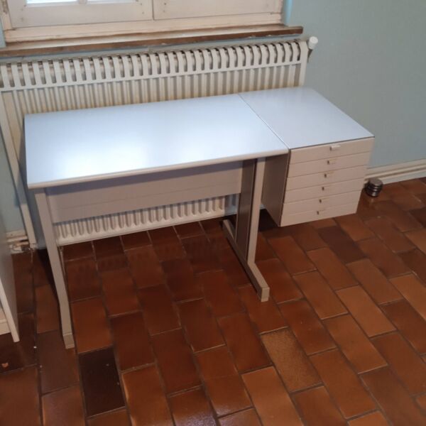 Conception de Sottsass Ettore dans les années 70 pour Olivetti Italie Bure