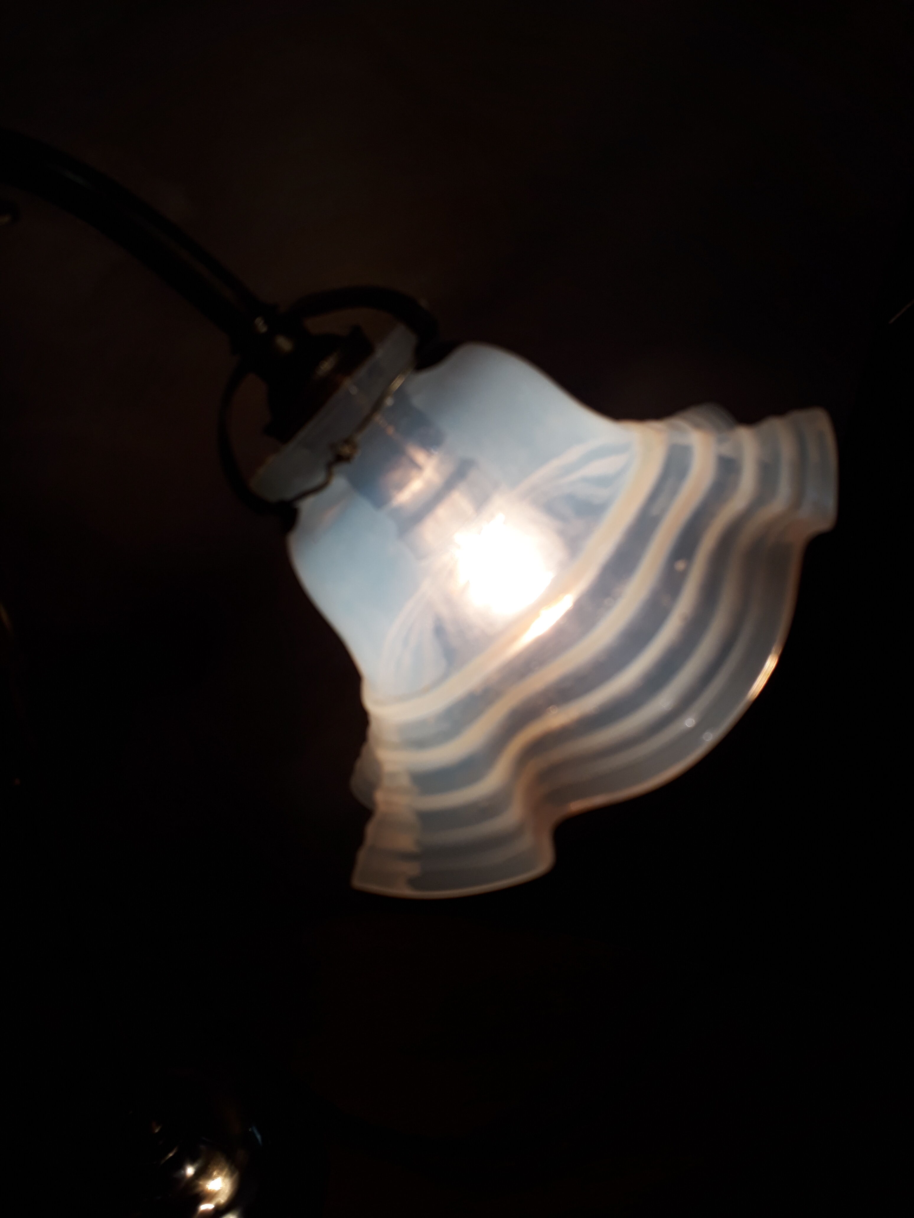 Opalescent tulip swing lamp 1900