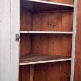 Belle Encoignure ancienne en pin. Armoire d'angle