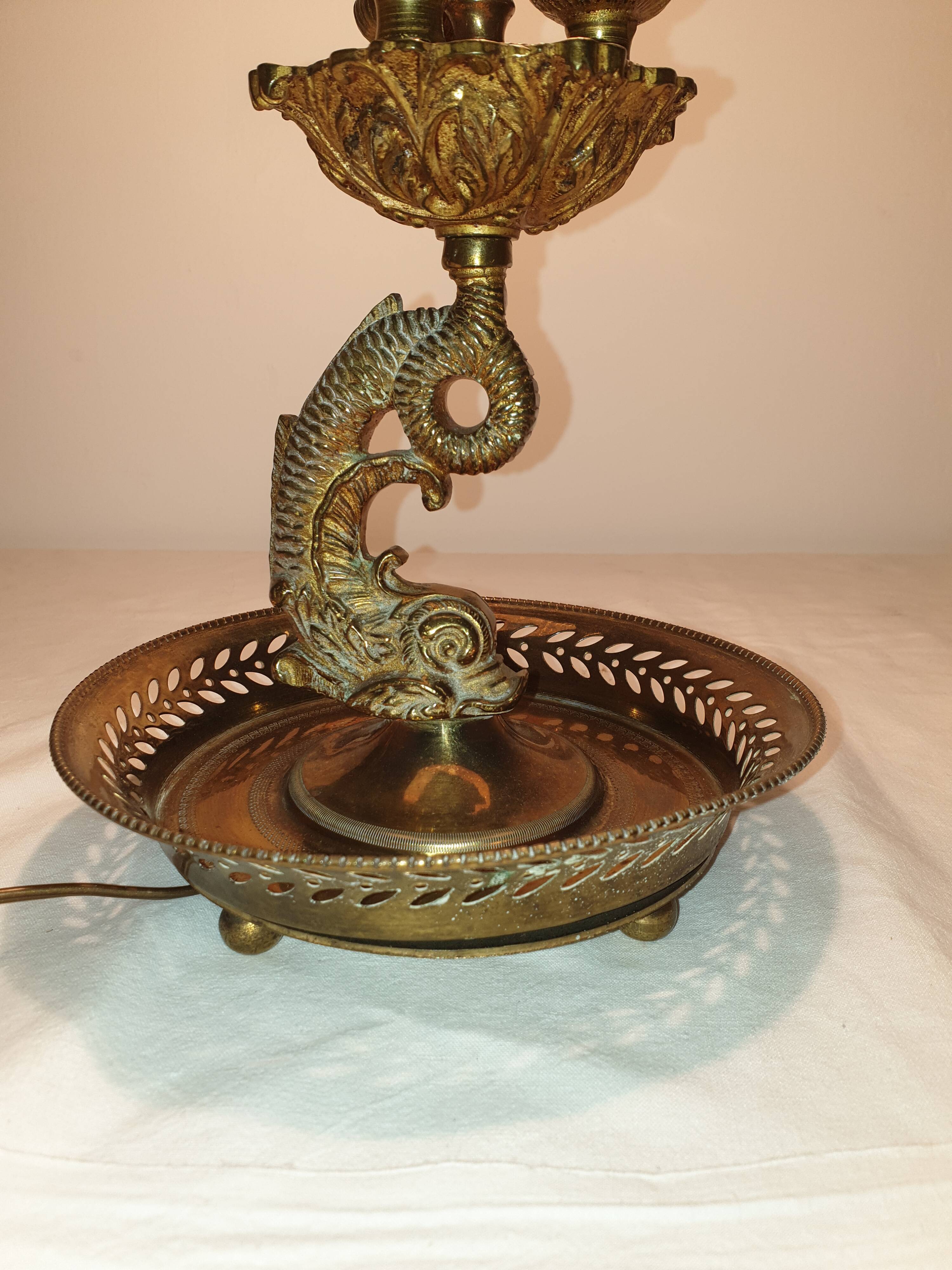 Dolphin hot water lamp