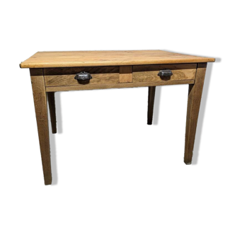 Farm table with compartmentalized drawers