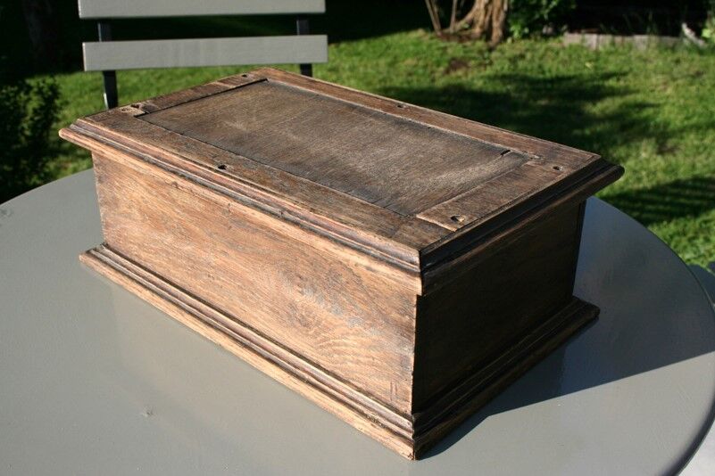 Small wooden chest/box