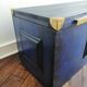 Coffre malle - banc en bois massif bleu Majorelle & laiton doré