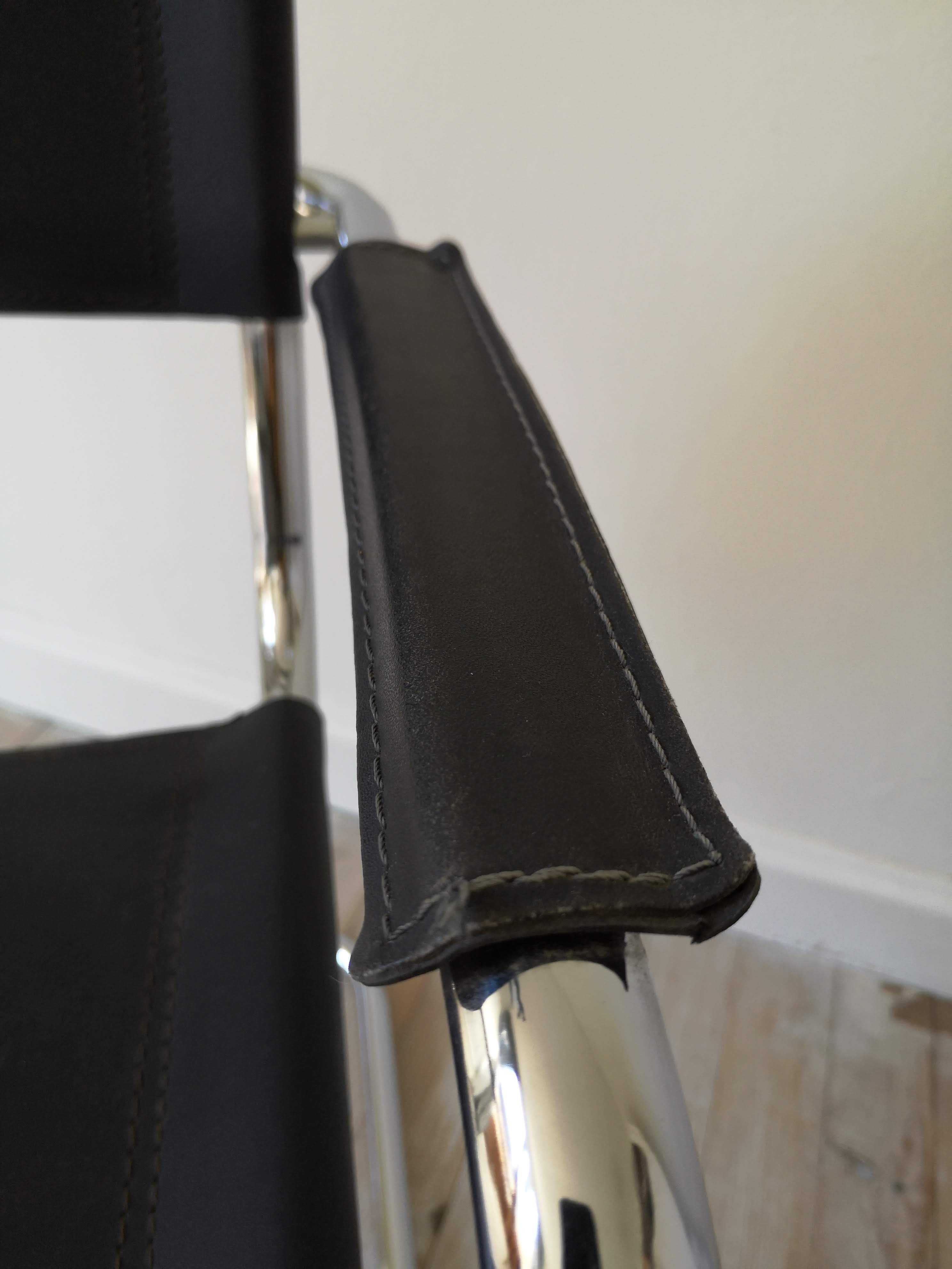 Black leather armchair Matteo Grassi