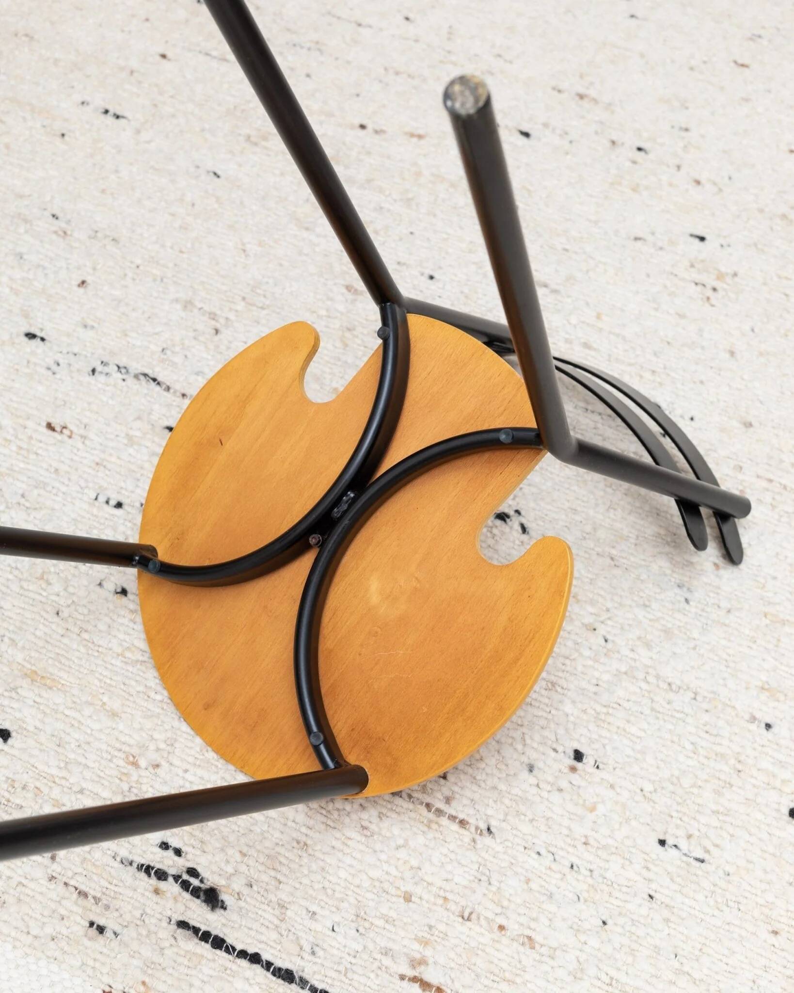 Set of 3 Italian mid-century chairs in black steel frame and natural wood seats - stackable, 1970s