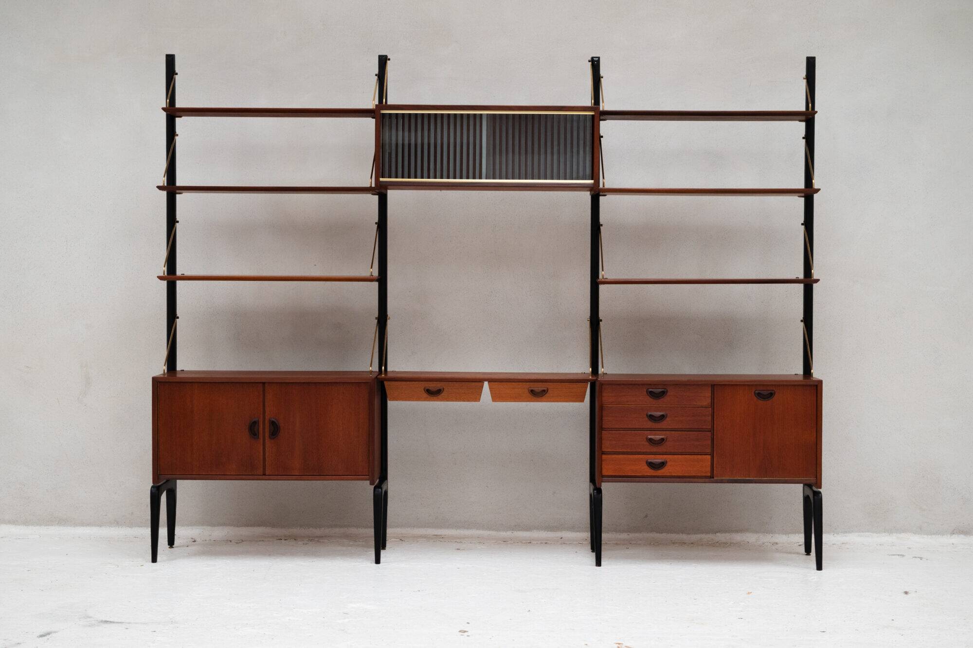 Etagère sur pieds 3-baies par Louis Van Teeffelen