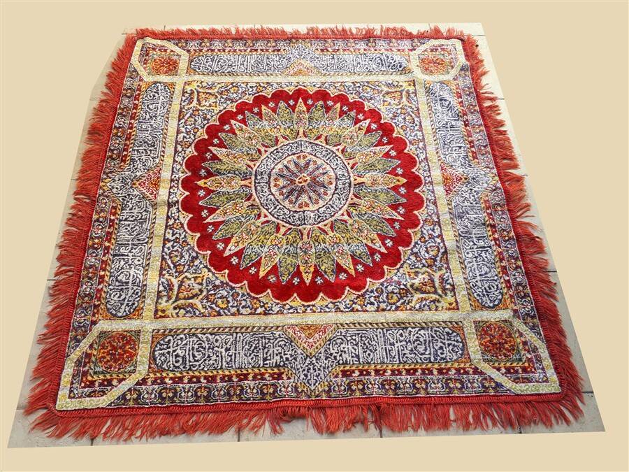 Oriental rug 130 x 136