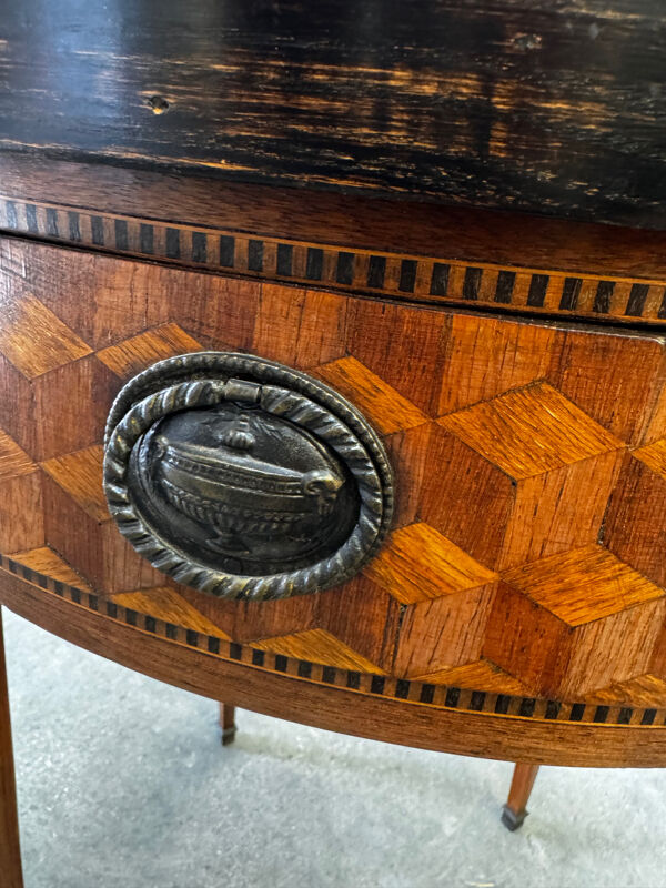 Table bouillotte/table jeu de Style Louis XVI en marqueterie vers 1900