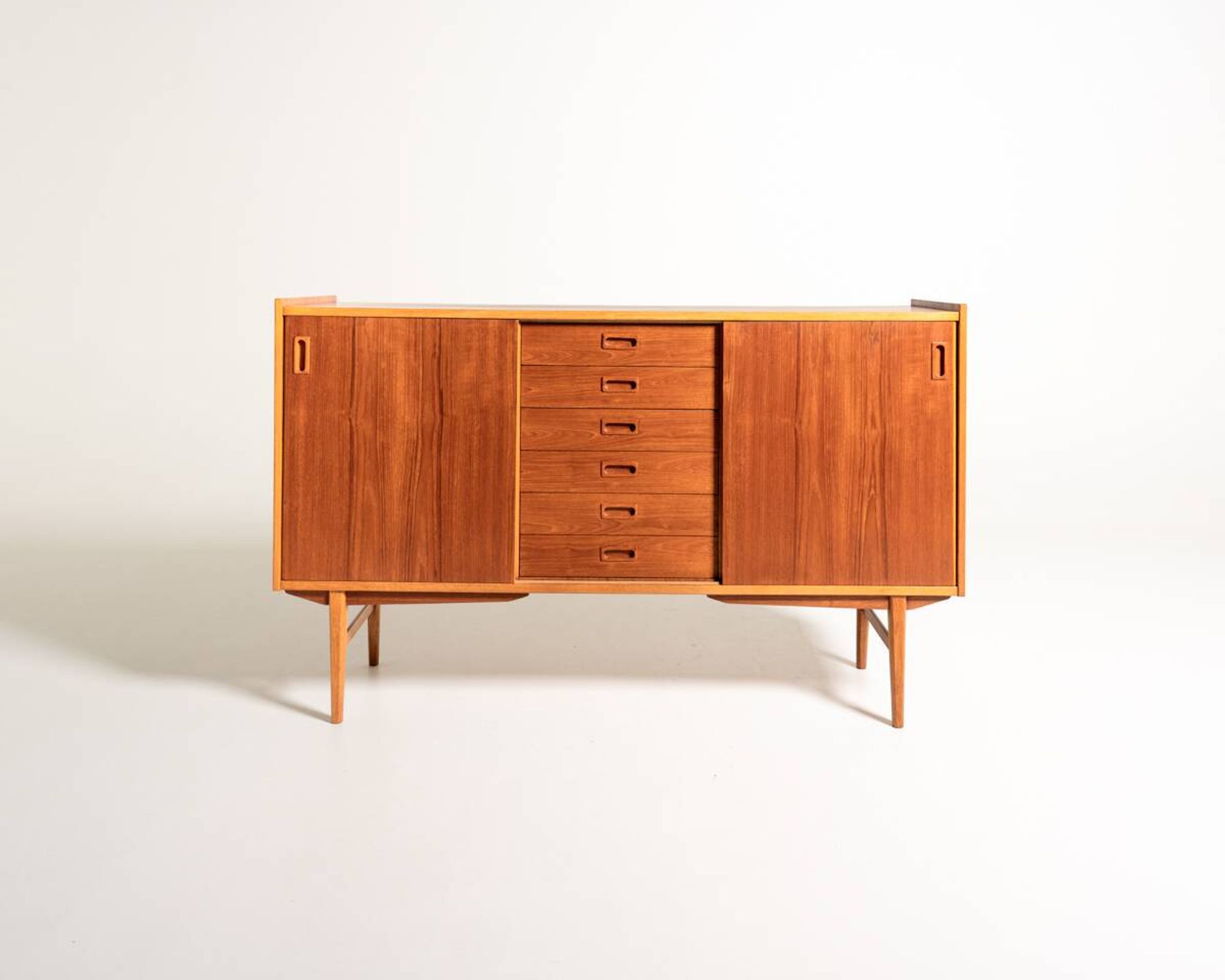 Buffet scandinave en teck et chêne, années 1960