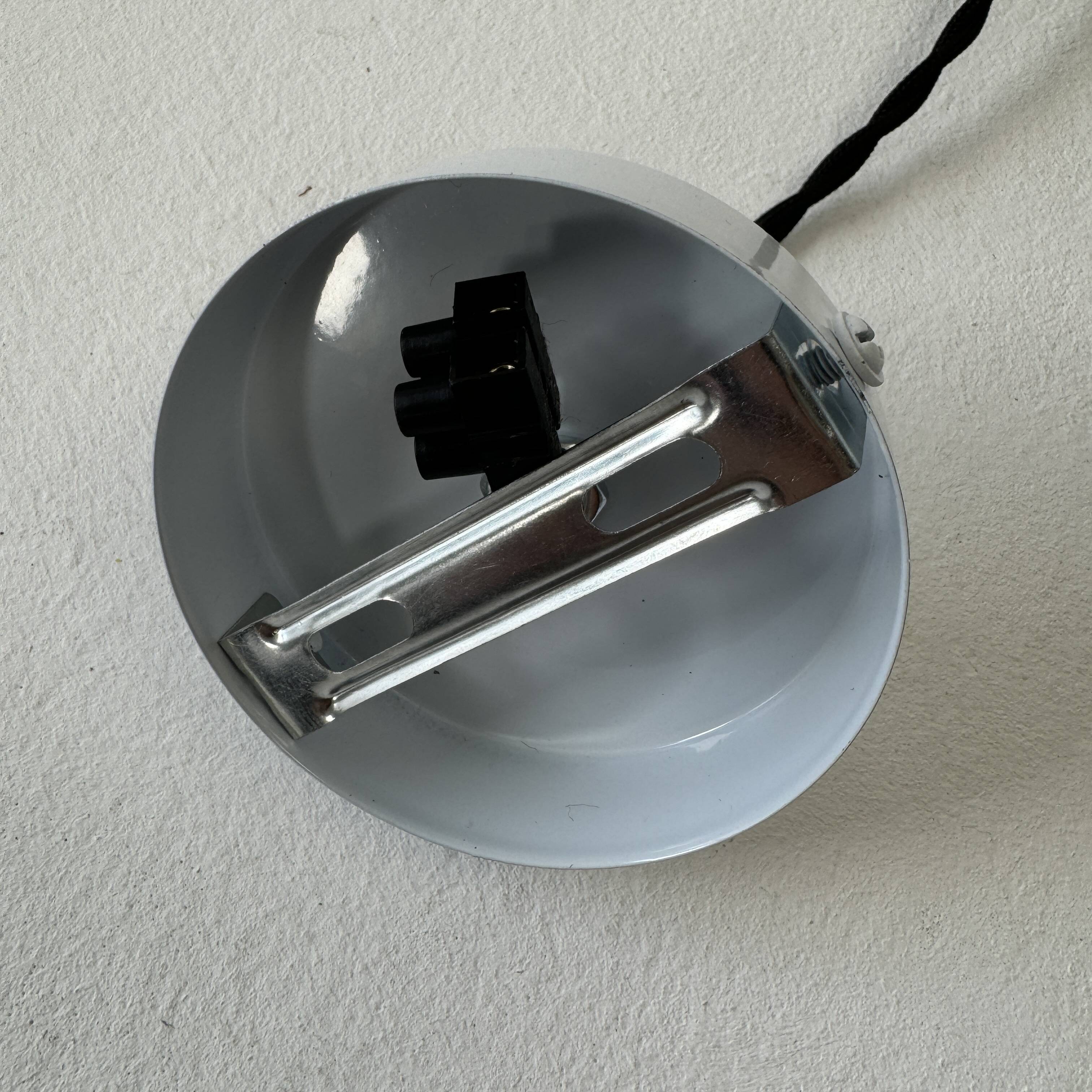 Vintage 25 cm opaline notched suspension