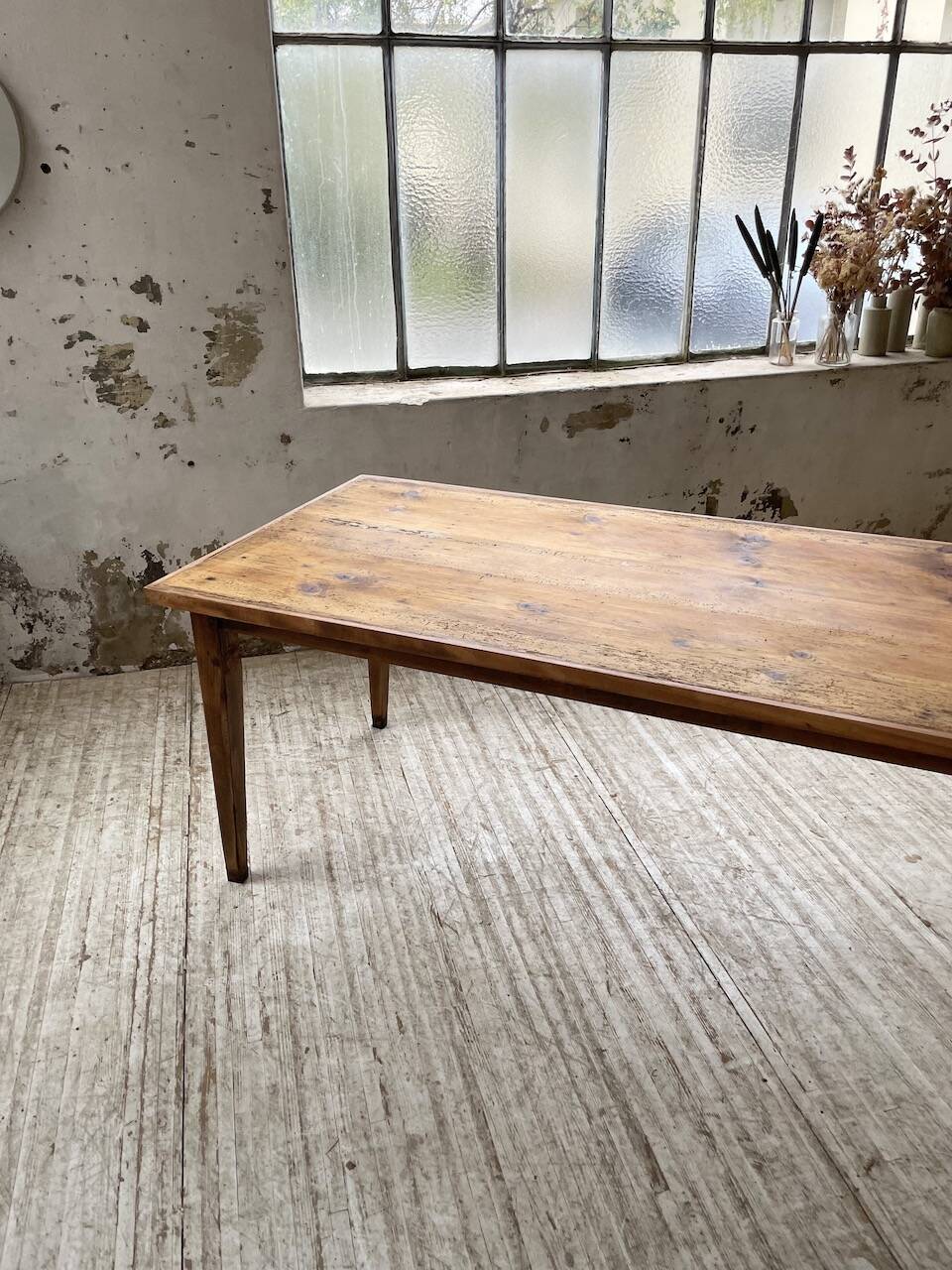 Farmhouse table with spindle legs 2m