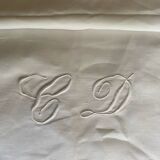 Drap ancien brodé