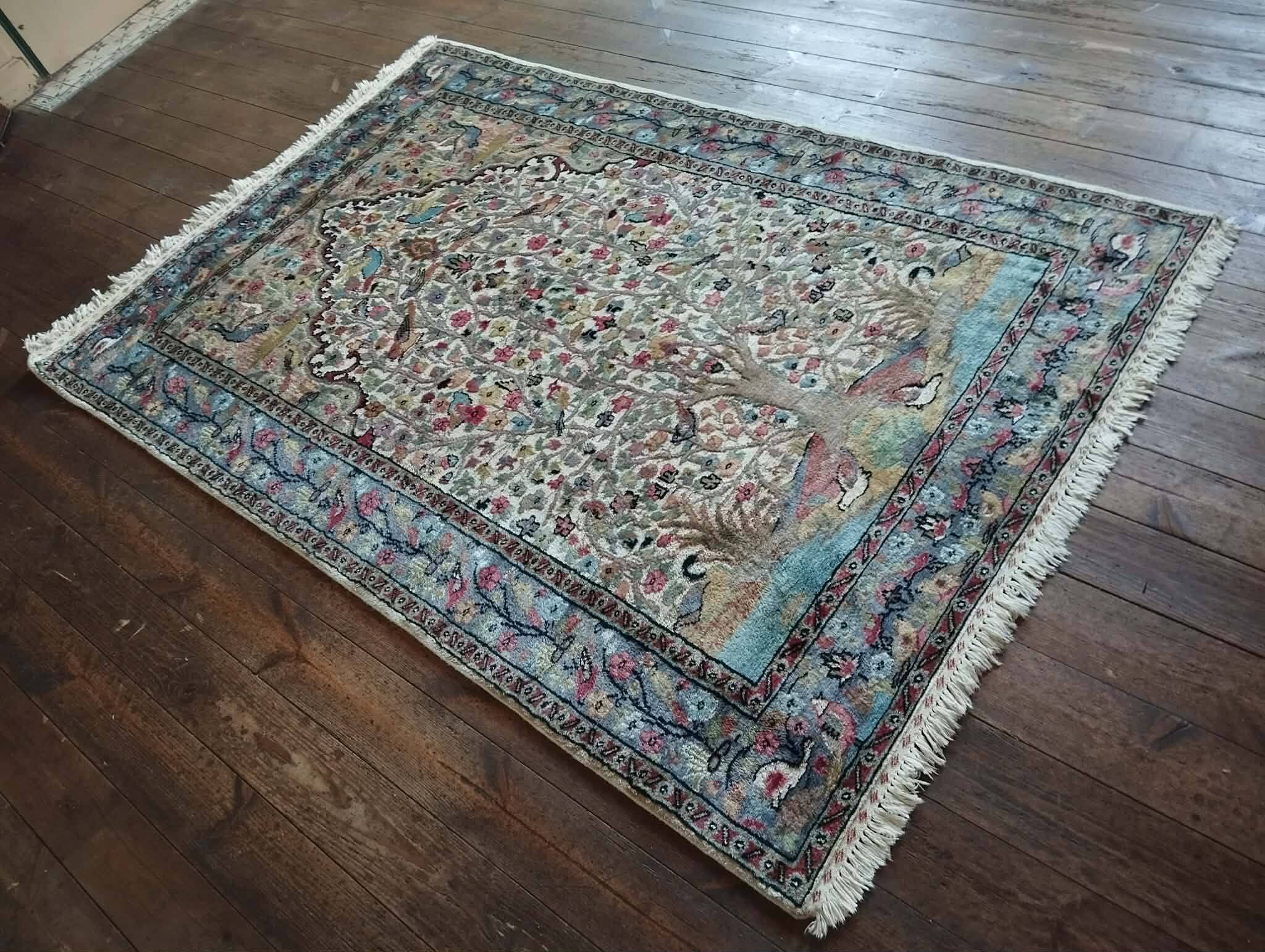 Handmade Pakistani wool and silk rug 183x124cm