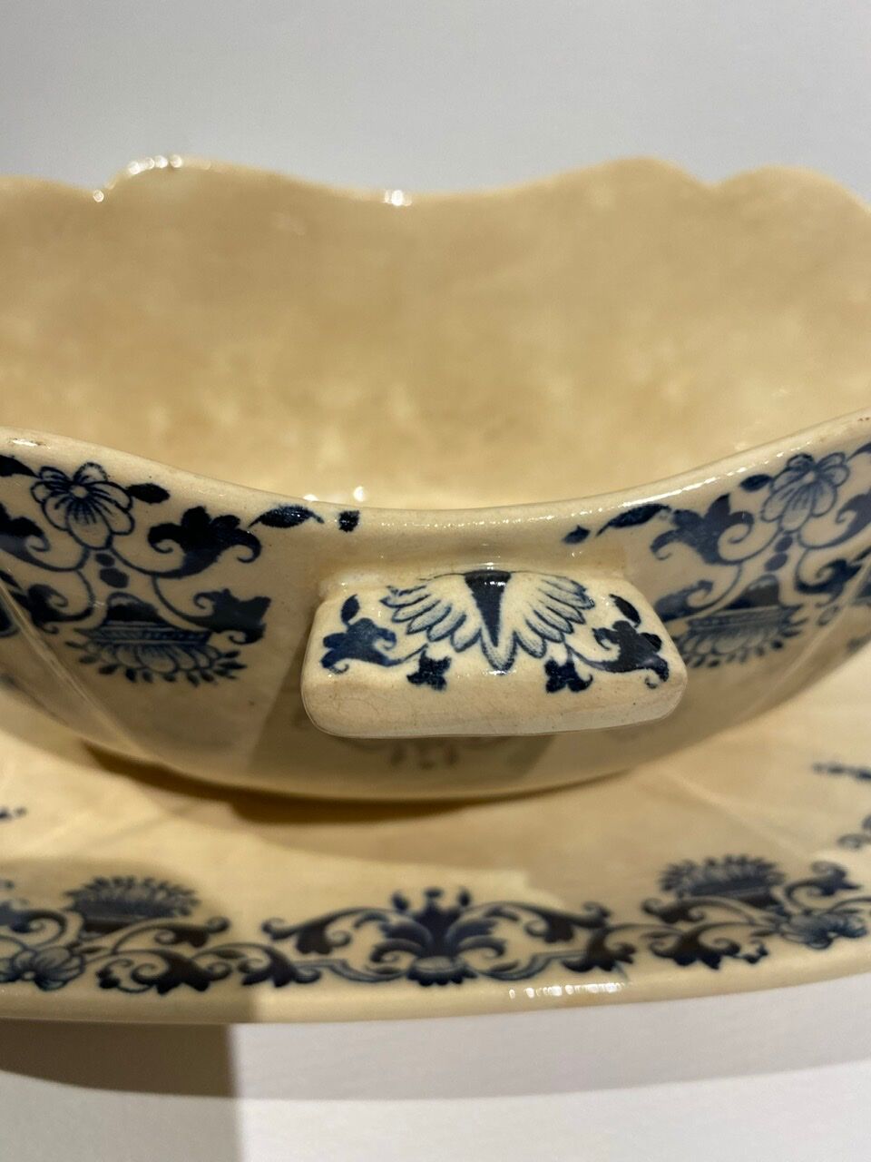 Saucière manufacture of Gien early XX century.