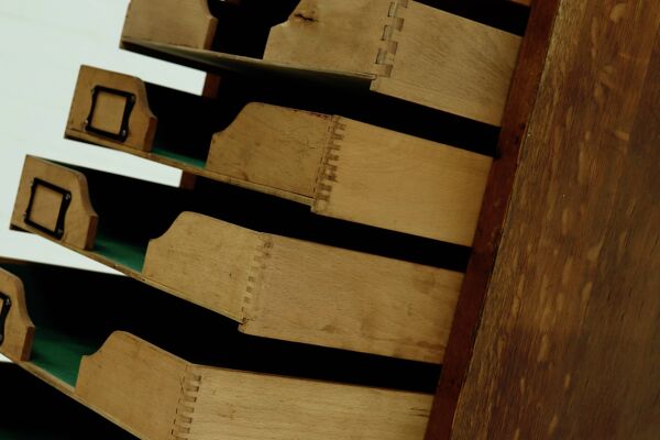 Meuble à porte tambour Art Déco de l'école d'Amsterdam 1920