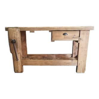 Carpenter's workbench