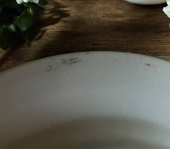 Vintage Chinese porcelain plate - Floral decoration and traditional patterns