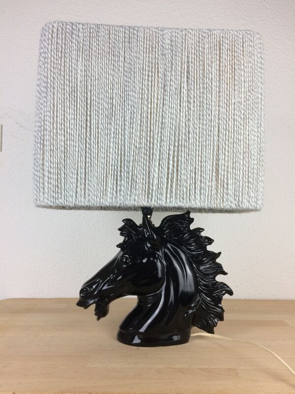 Lampe tête de cheval et abat jour laine, résine noire