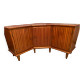 Corner cabinet