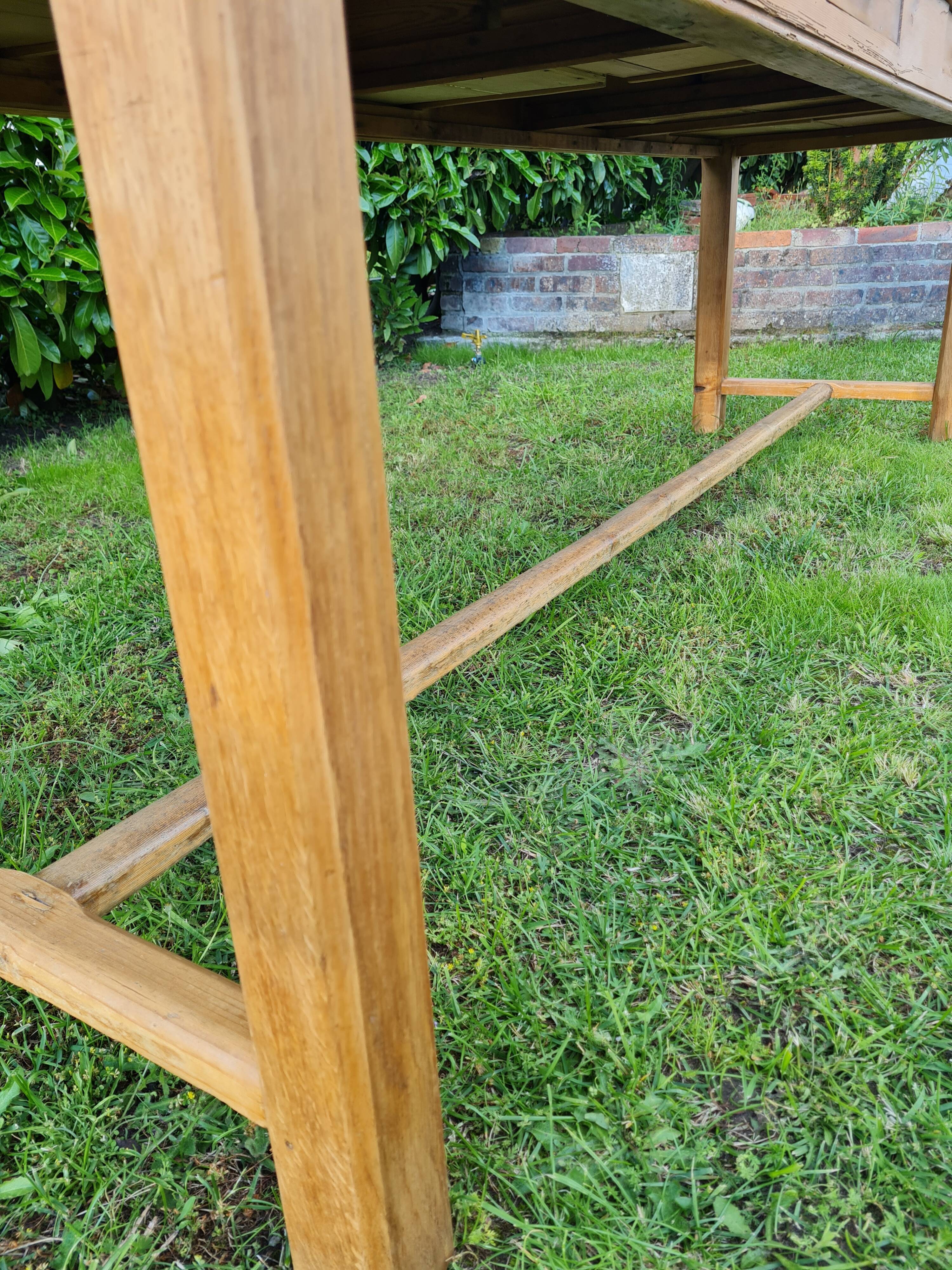 Farm table