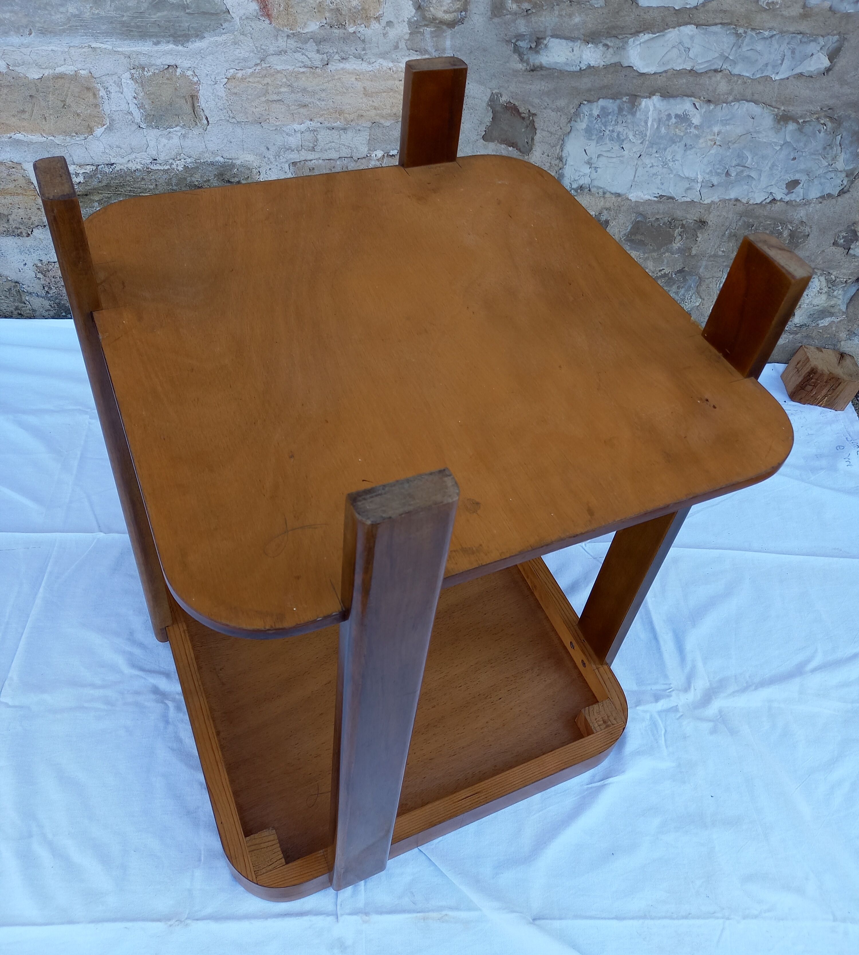 Wooden table and walnut bramble veneer
