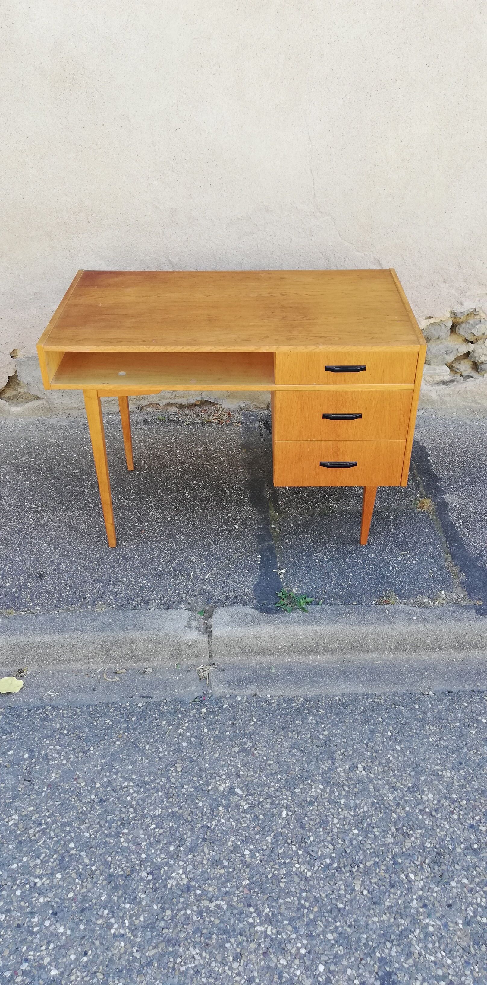 Vintage desk 3 drawers