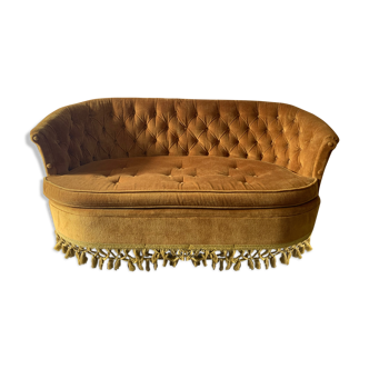 Velvet toad bench