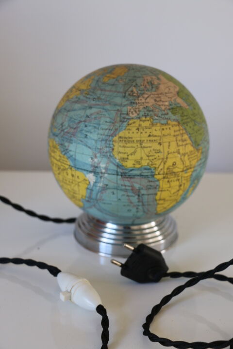 Globe terrestre lumineux verre 1950