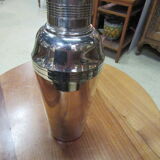 Shaker on set with 6 cups silver metal