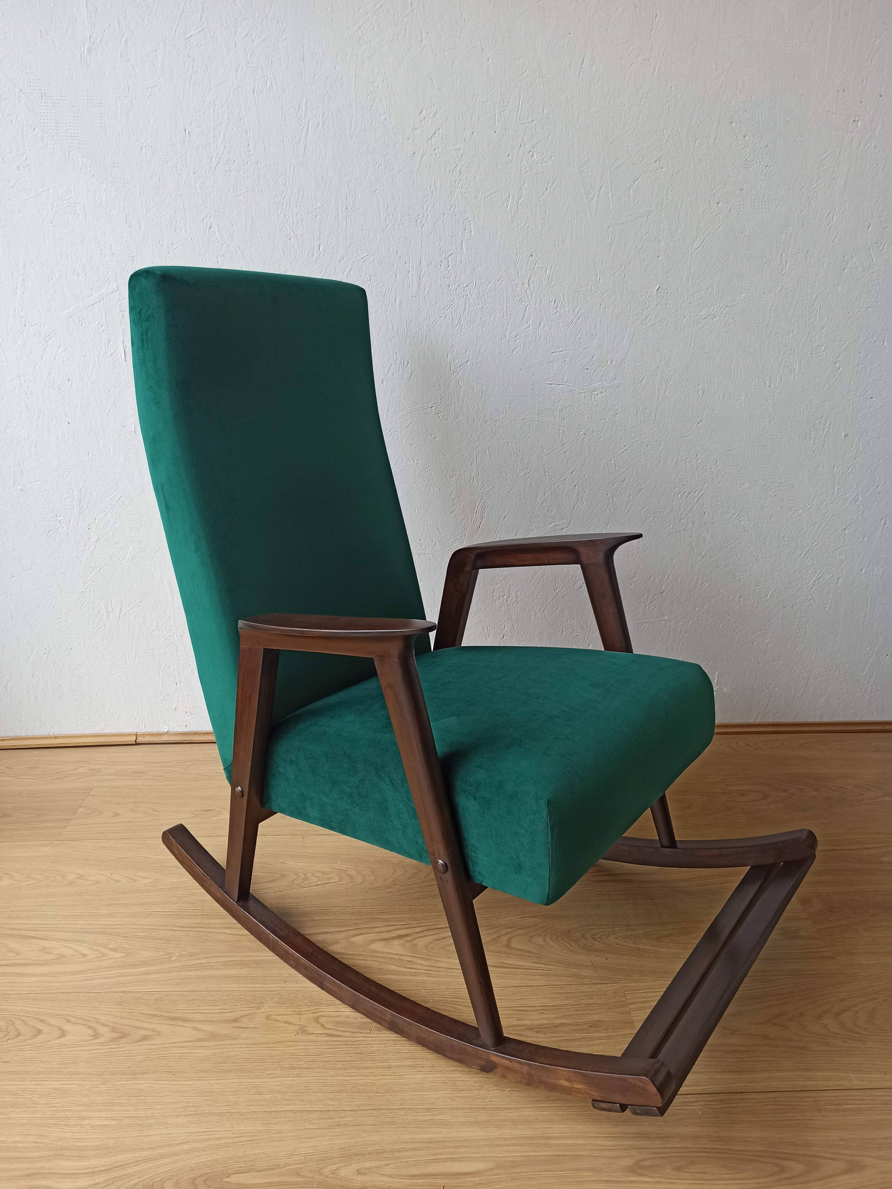 Fauteuil à bascule vintage des années 50.