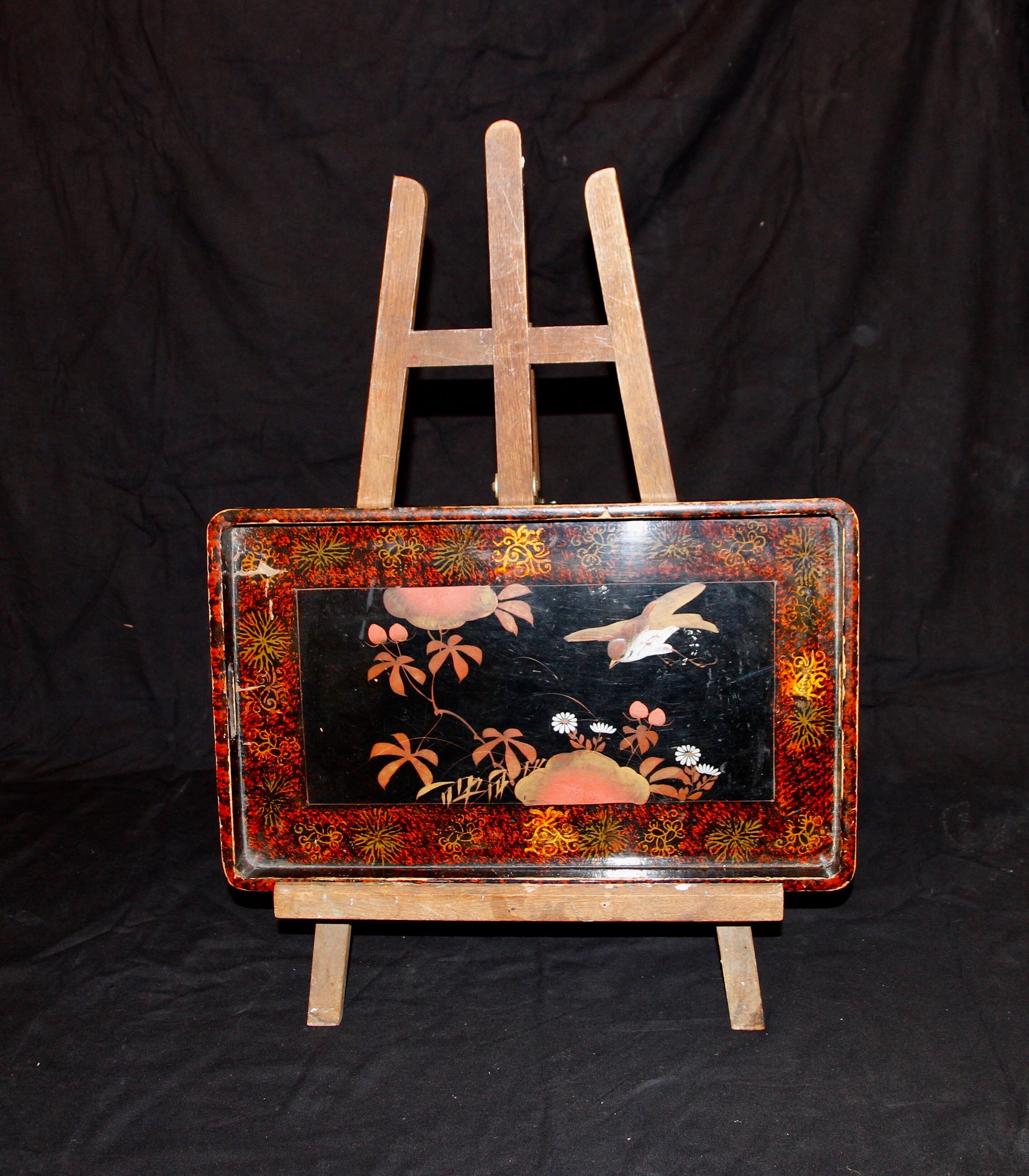 Chinese lacquered wooden tray, early 20th century