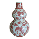 Chinese vase in gourd shape with Double Happiness motif.