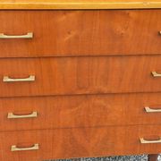 Vintage walnut varnished chest of drawers with 4 drawers from the 1960s.
