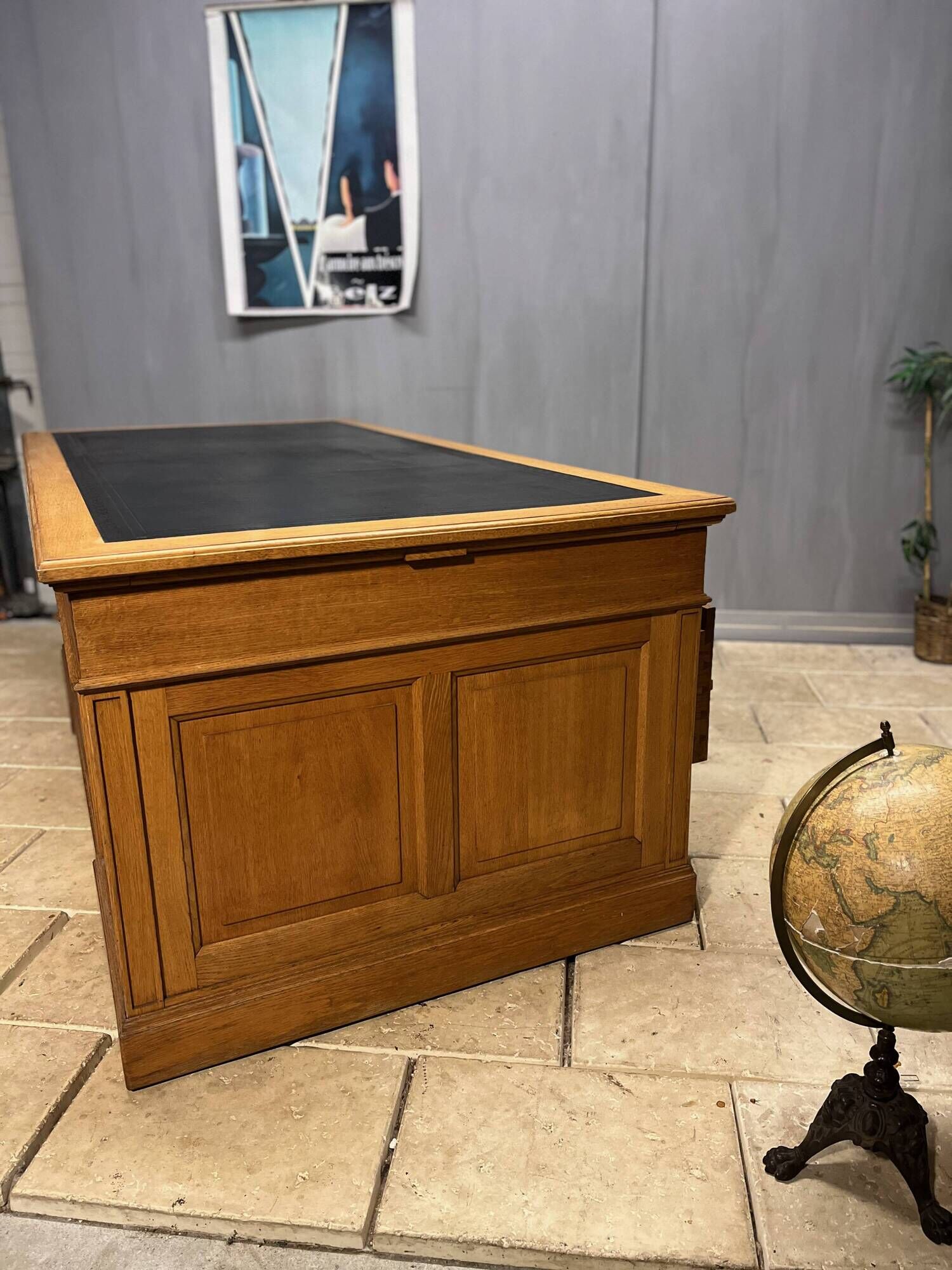 Large Desk "Banque De France" Oak and Leather Box Dish