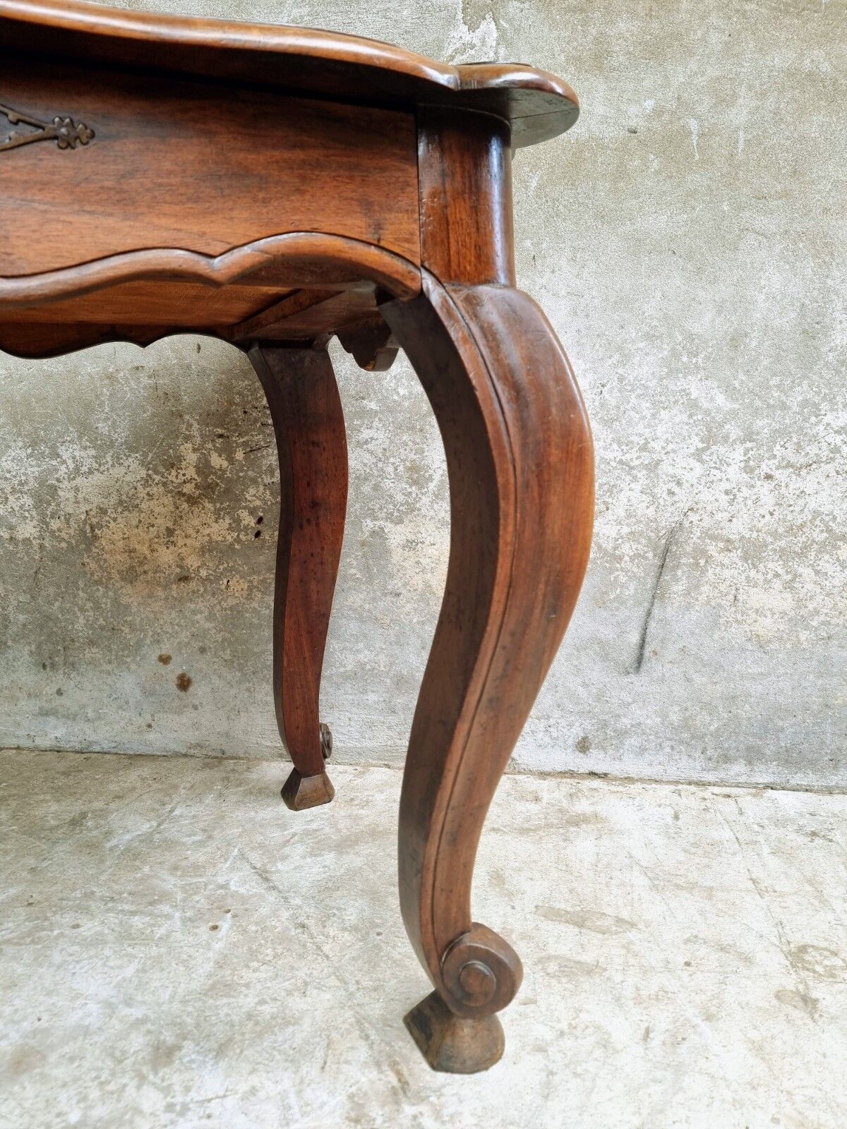Table à manger, table d'appoint, bureau noyer 70x173cm