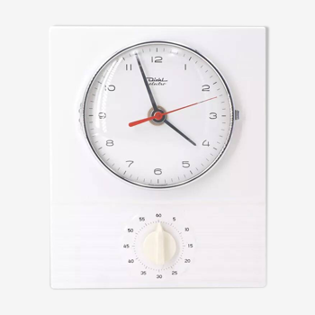 Horloge murale des années 60 en céramique blanche avec minuteur intégré et marque