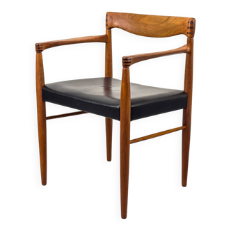 Fauteuil en teck et cuir par H. W. Klein pour Bramin, années 1960.
