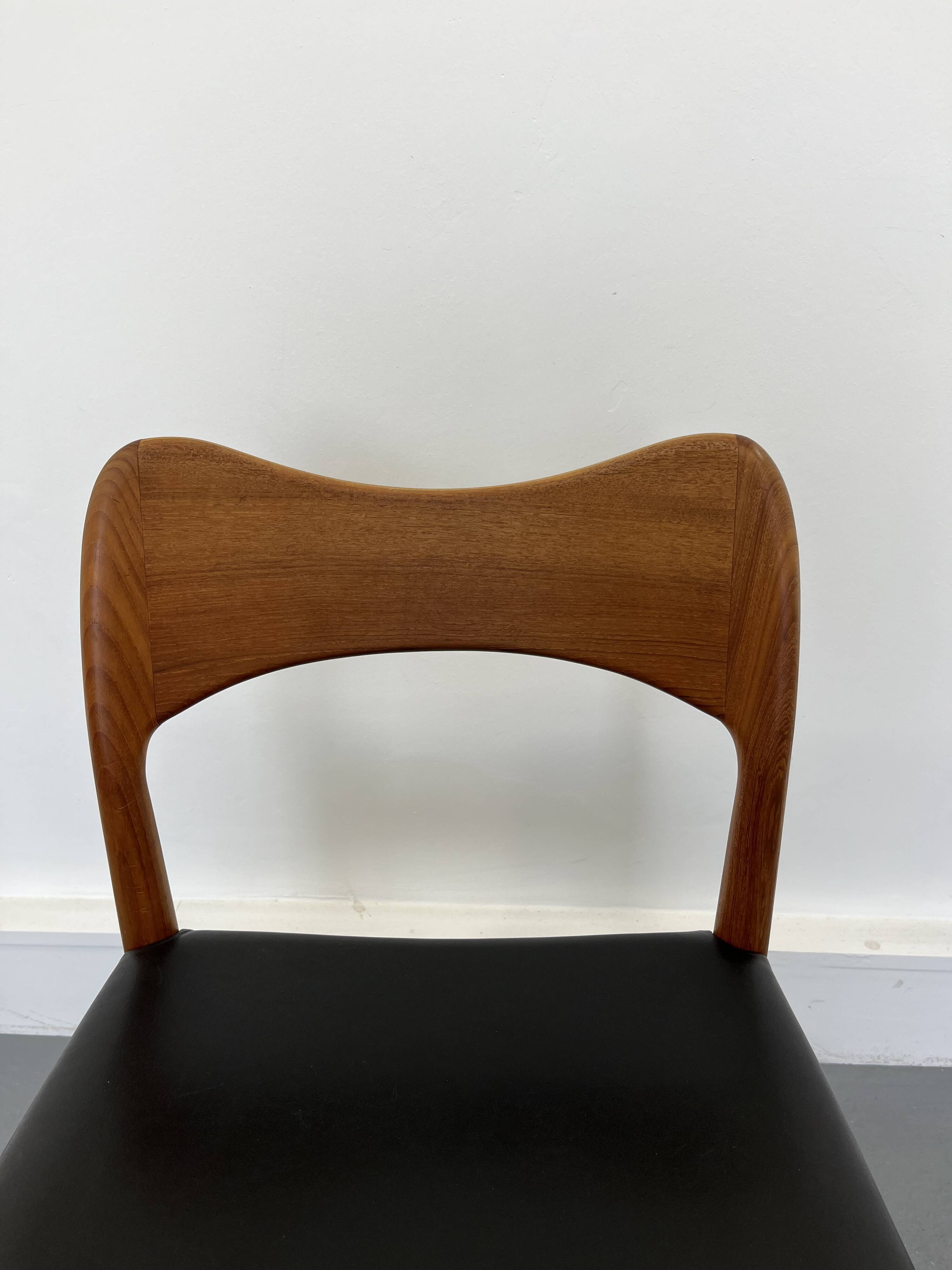Set of 6 model 71 teak dining chairs by Niels O Møller for JL Møllers 1950s