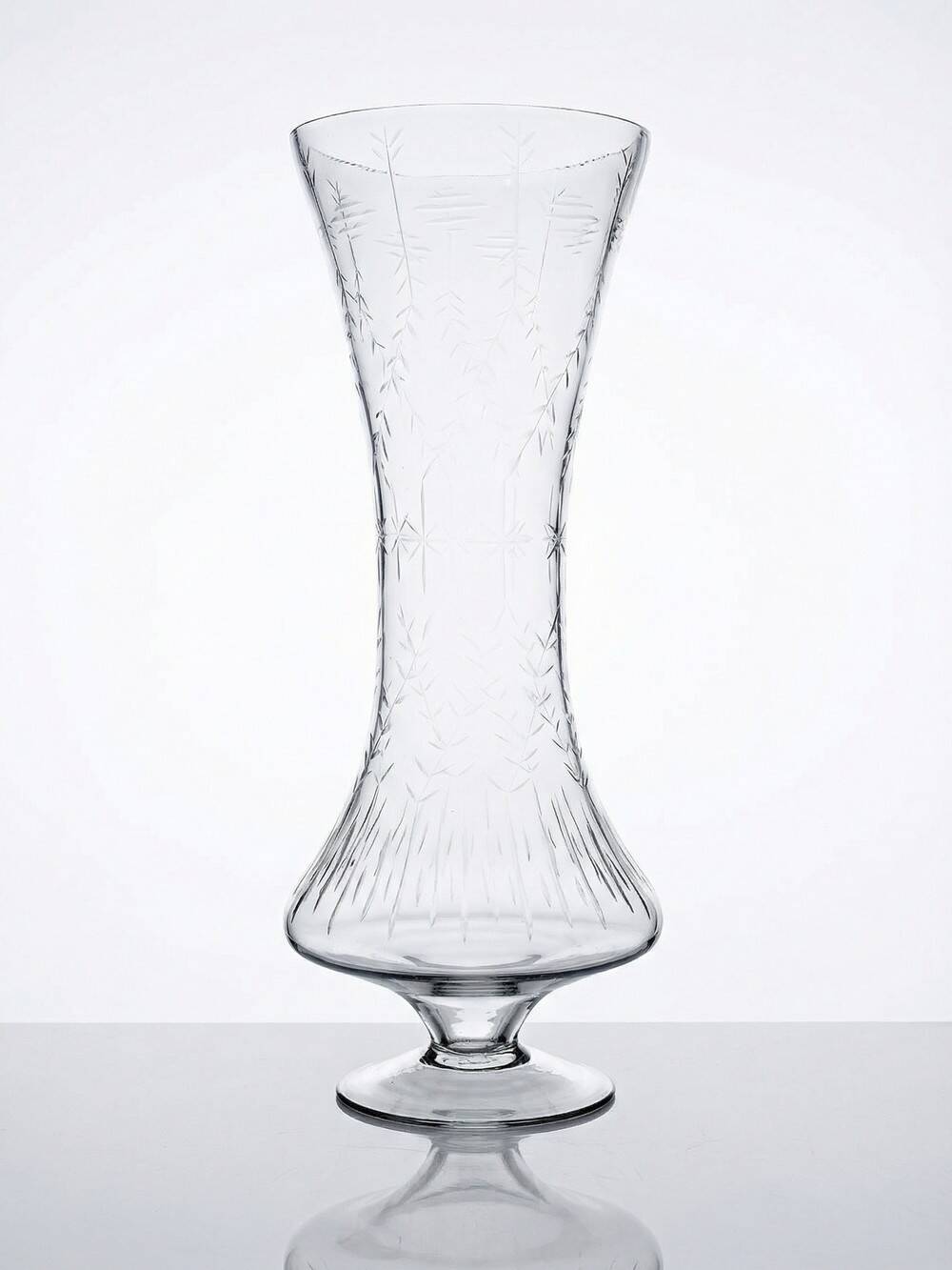 Very large engraved blown glass vase vintage 2000s antique style.