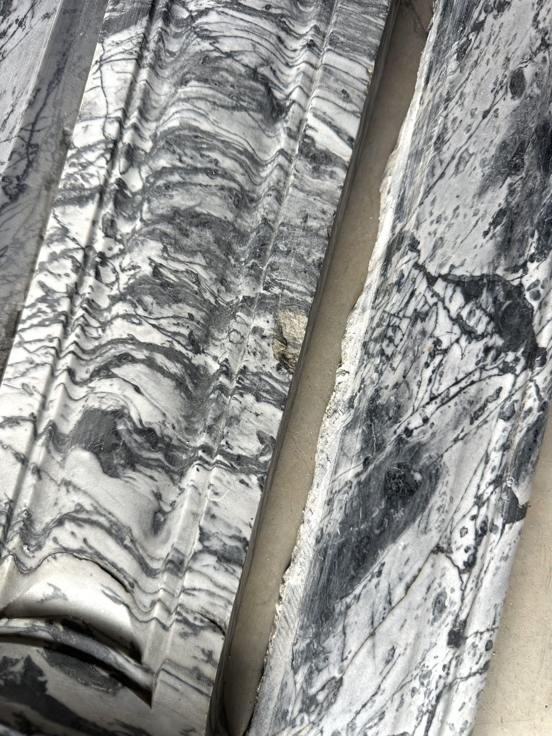 Pompadour fireplace in Louis XV style from around 1880 in blue floral marble.