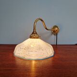 Applique murale en laiton et verre moucheté bleu