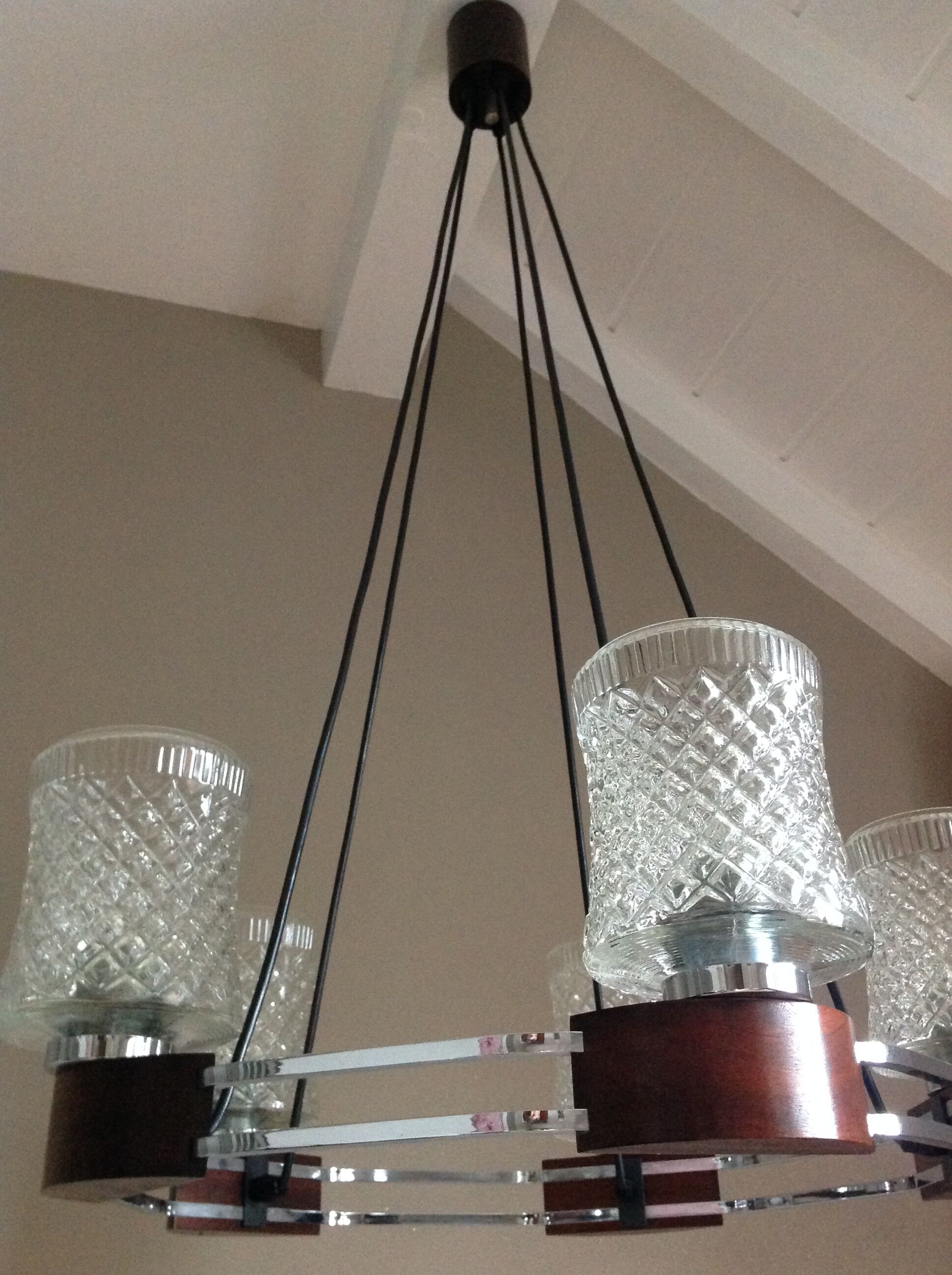 Lustre en chrome et teck à 5 feux style scandinave