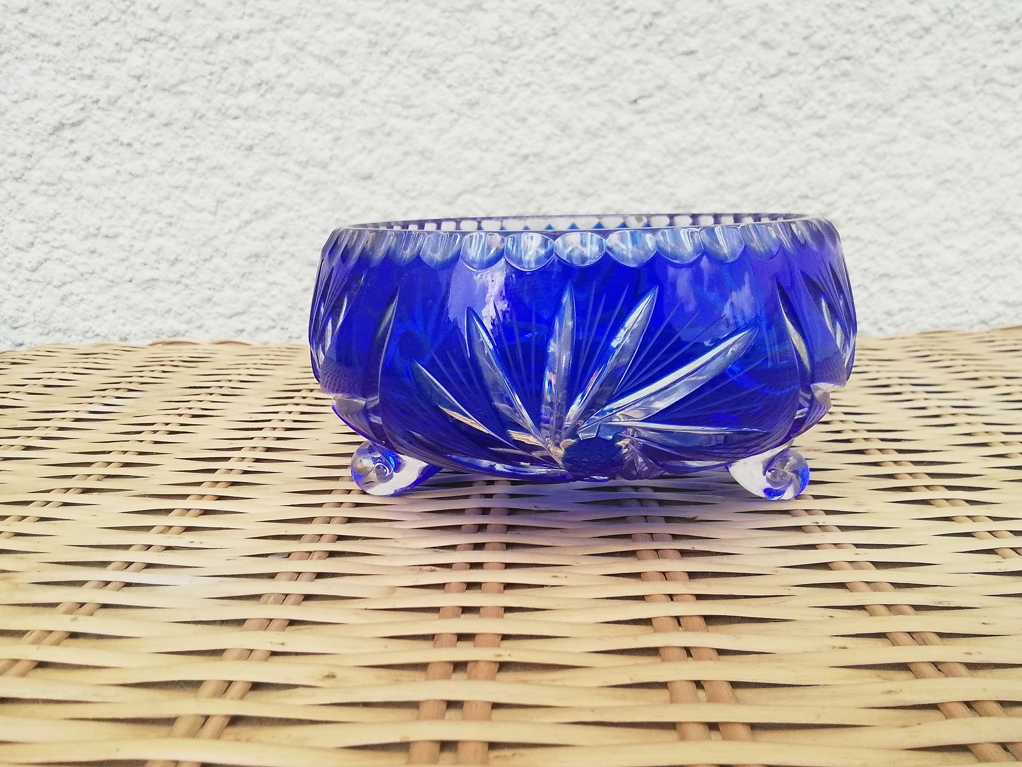 Bowl in blue crystal